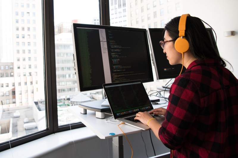 Crucial qualities of a great software engineer Softwrae engineer coding