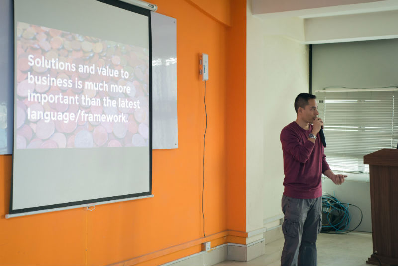 Me speaking about Things I wished I knew as a junior developer at DN Meetup 4 Me speaking about Things I wished I knew as a junior developer at DN Meetup 4